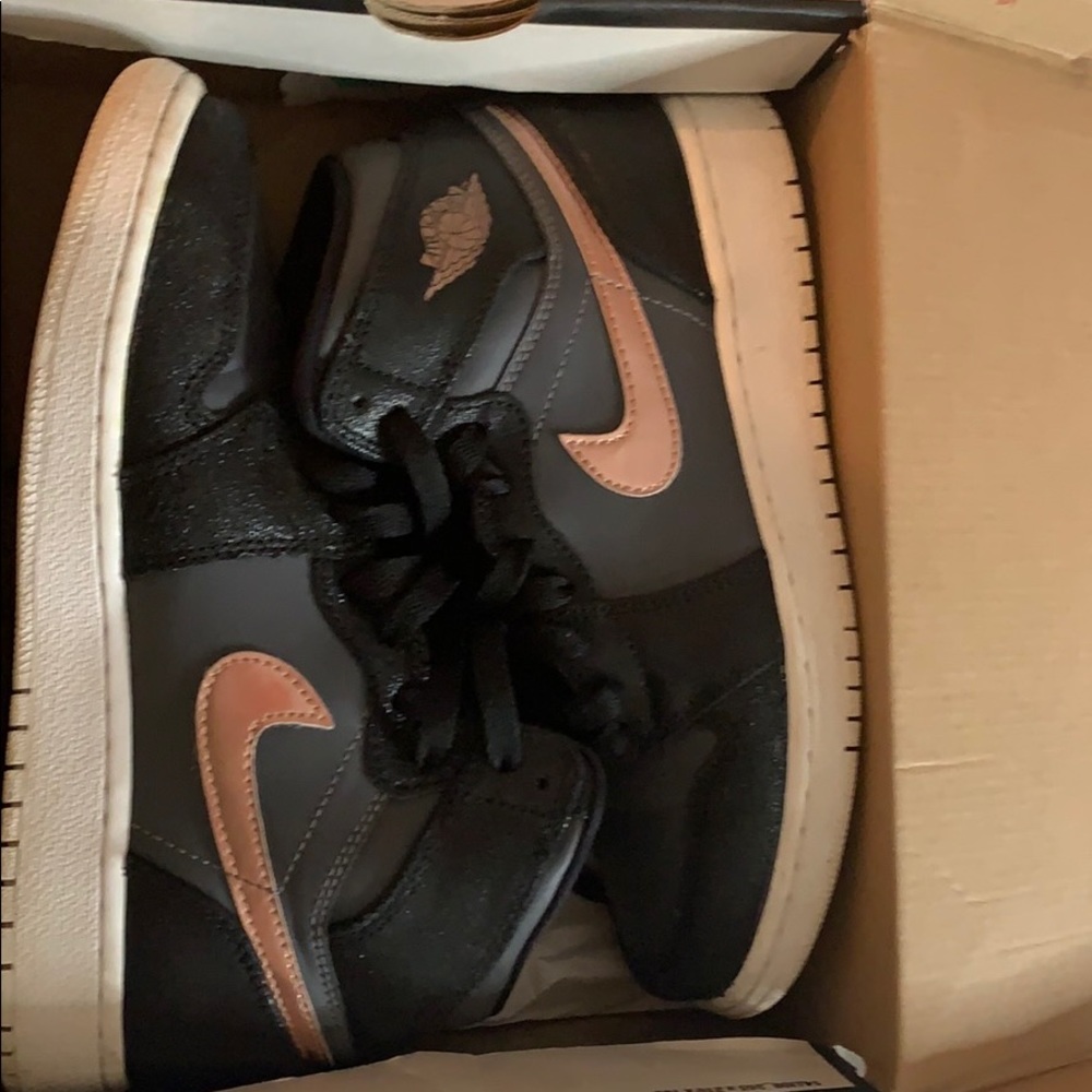 Jordan 1 Mid